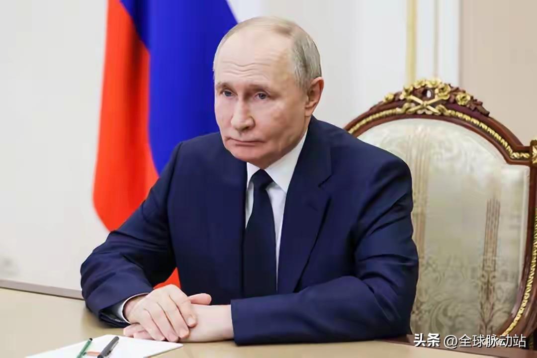 普京再度访华的行程将近期公布，特朗普的访华却遥遥无期。
不知特朗普听到这条消息，