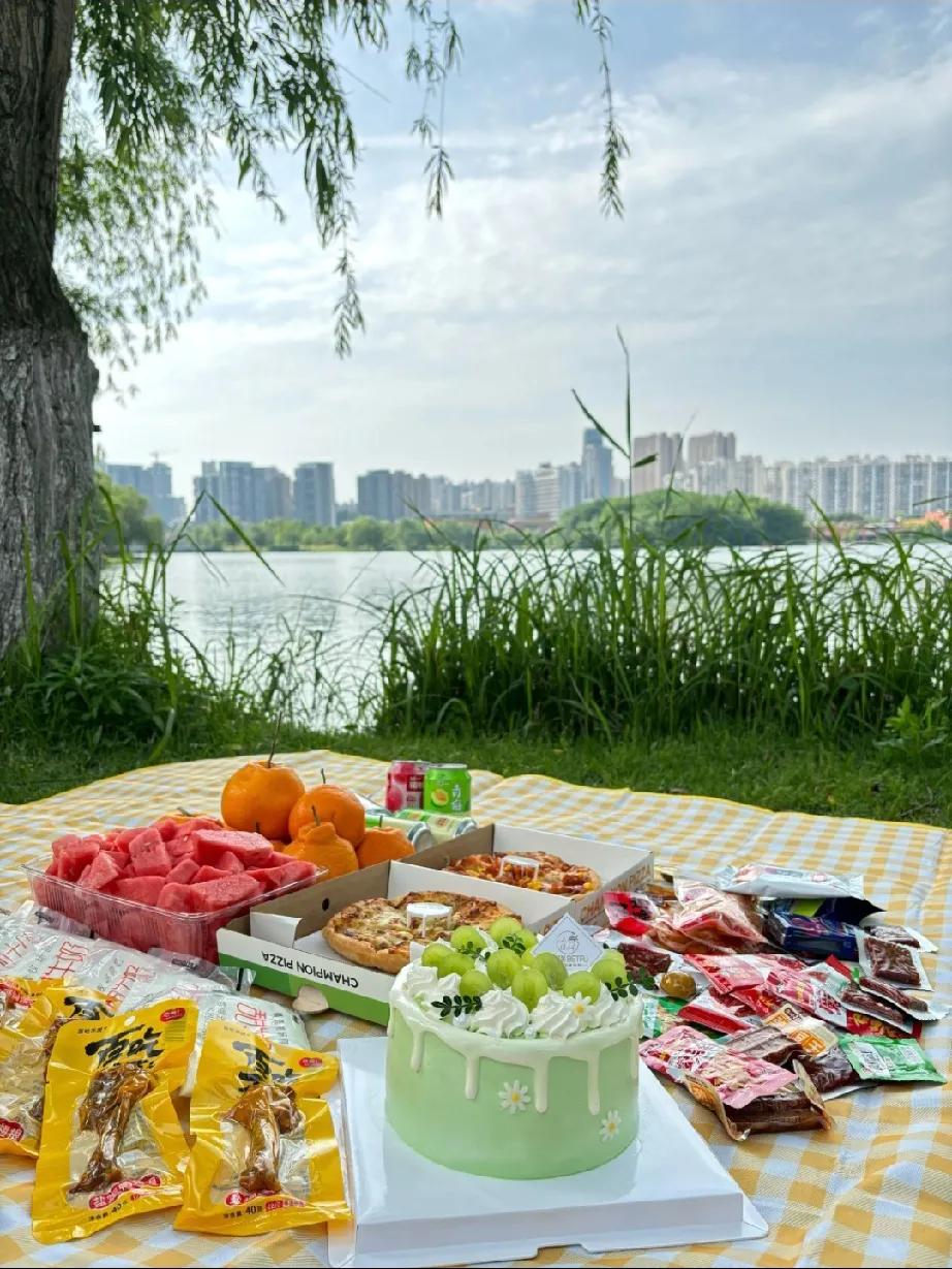 我认为喜欢你喜欢夏天吗
 
我十分喜欢热闹鲜活的夏天。
 
夏日有着耀眼的阳光，
