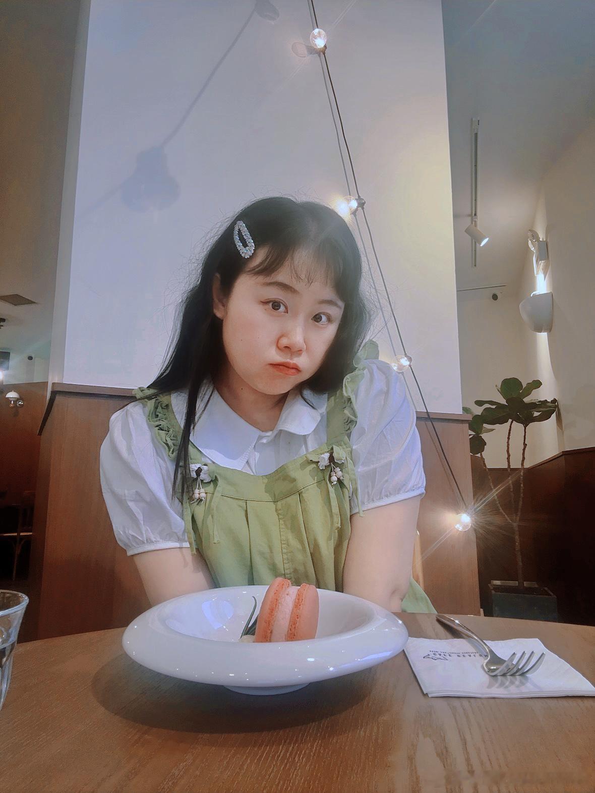 饭要一口一口吃，路要一步一步走。 