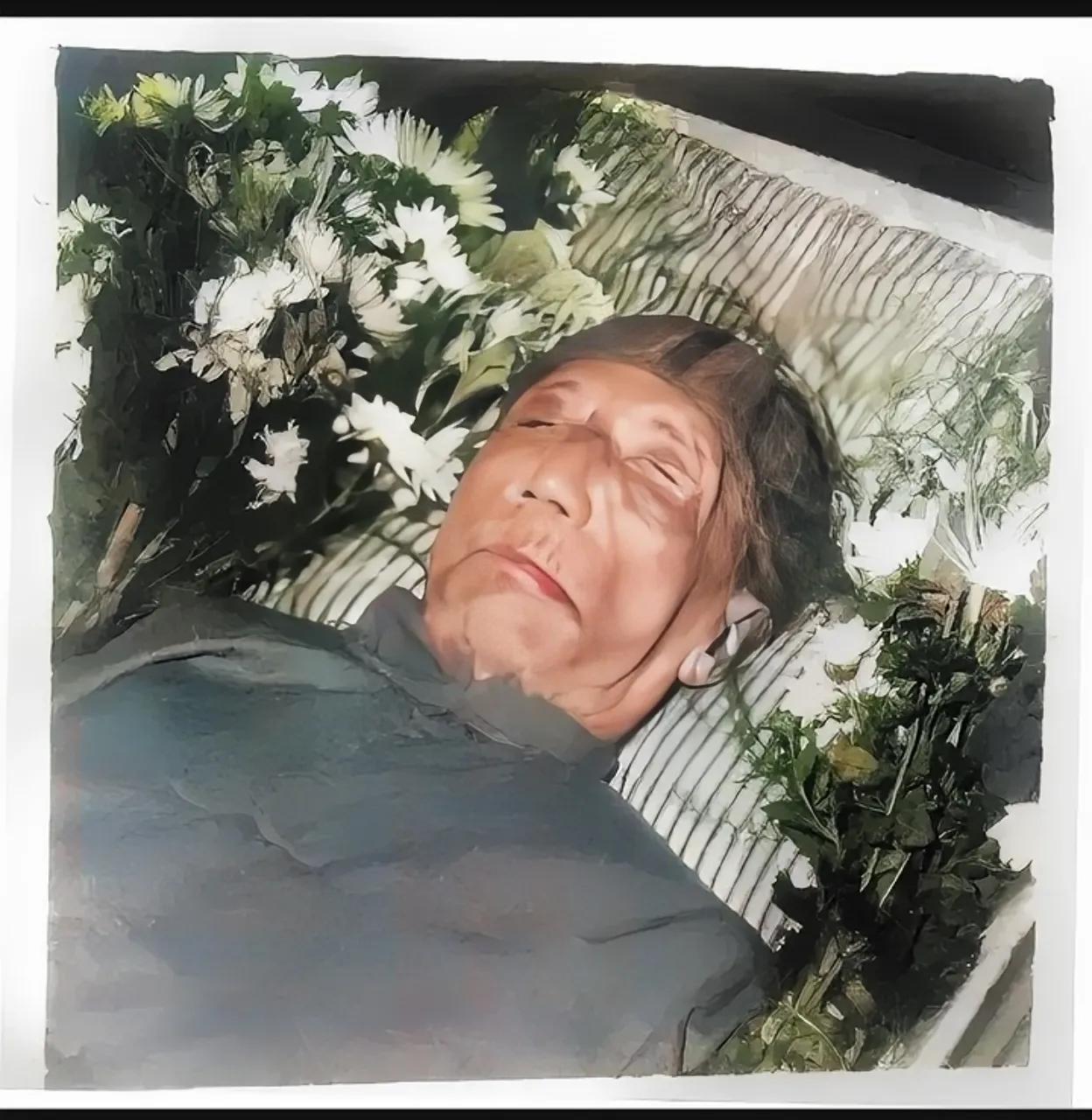 1969年，陈寅恪遗体，告别仪式的现场，一张罕见的留影，照片中的他身穿中式马褂，