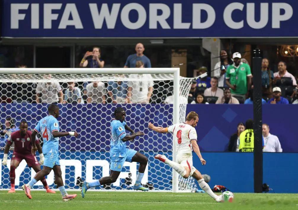 ⚽️【世界杯战报 沧海横流方显英雄本色！凯恩双响绝杀，英格兰2-1惊险逆转民主刚