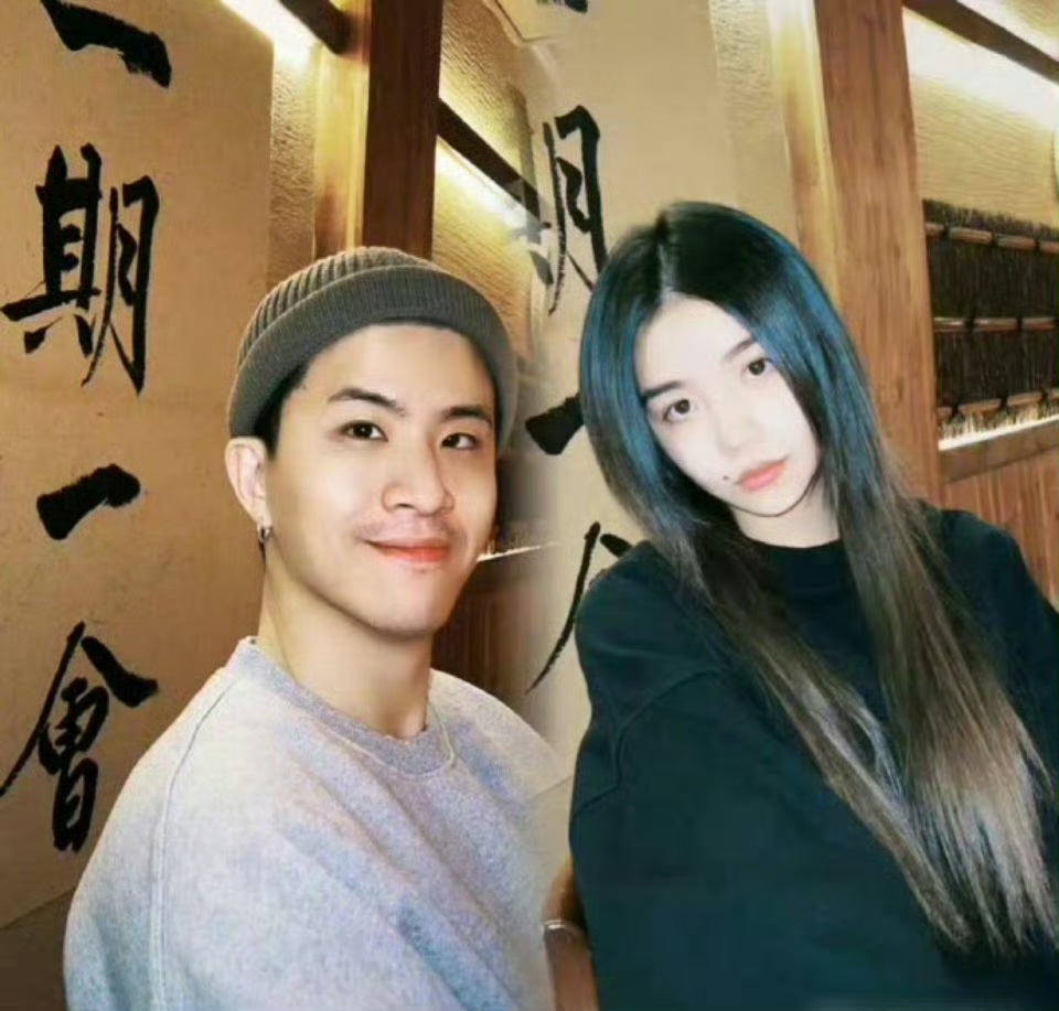 好般配啊  什么时候公布婚讯啊 我可以随一颗足球 