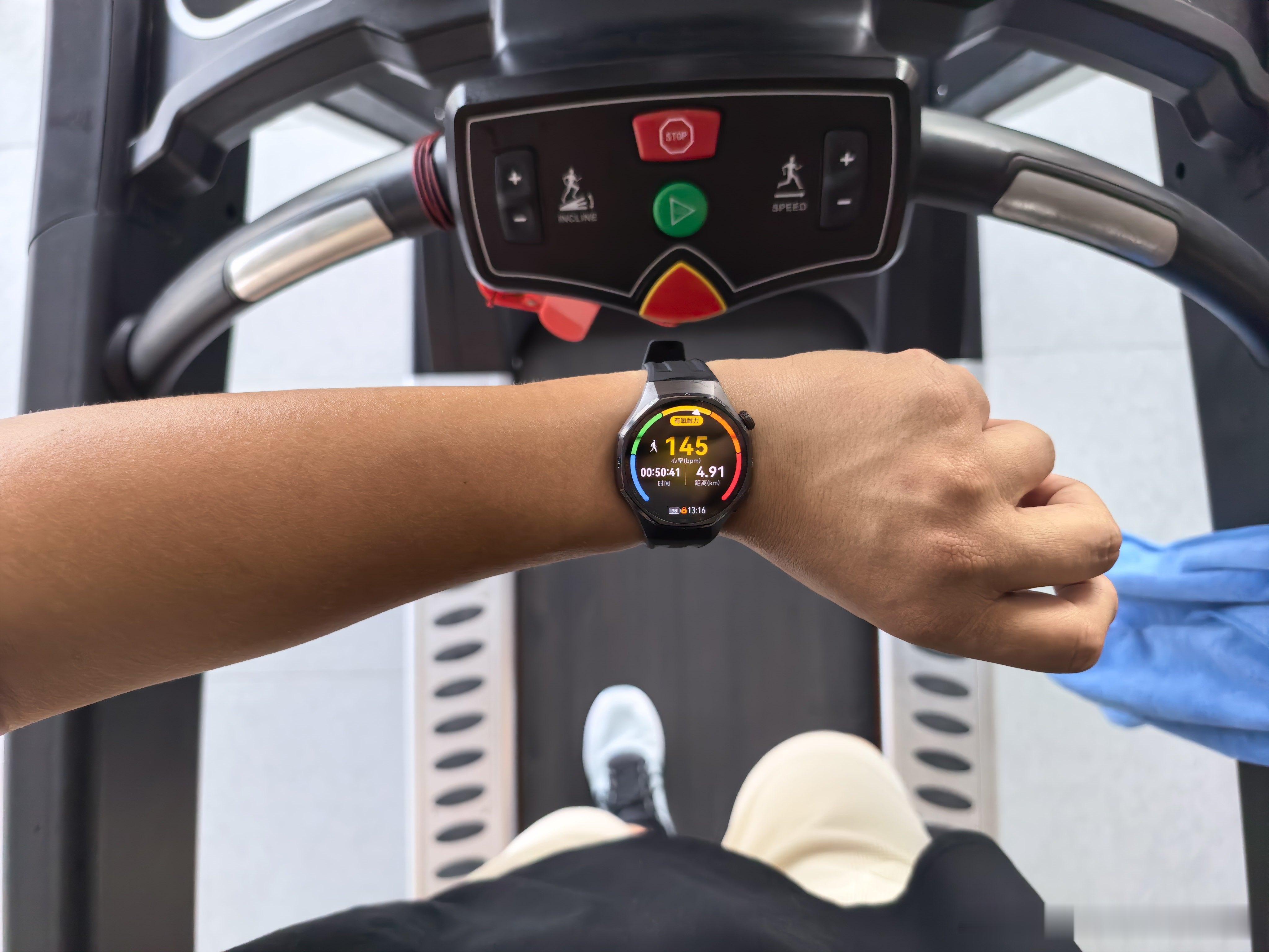 12月4日，周三！2025年，第200次打卡！（目标）饭团先生在锻炼