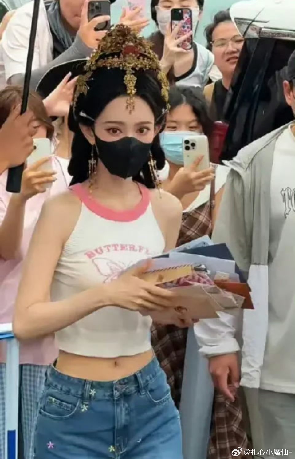 不是…你们路透就开始卖CP了吗？亲子装[柯基] ​​​