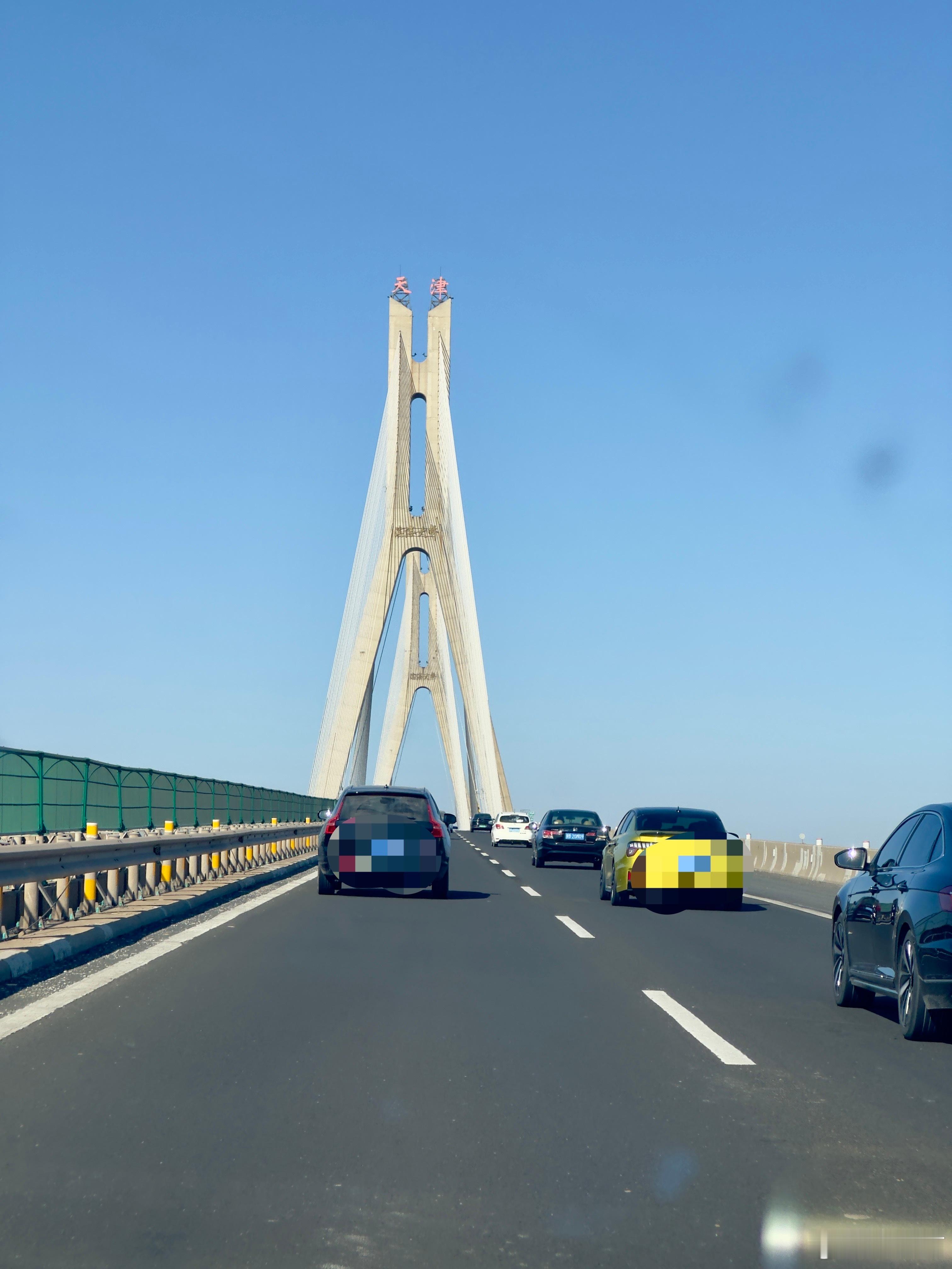 过年放假，高速开了几圈，根据我的观察，路上超过20万以上的车很少！网上却有很多人