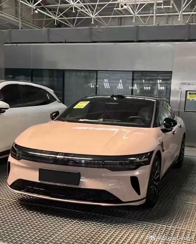 疑似新款极氪007实车图，前脸形似极氪007GT[喵喵] ​​​