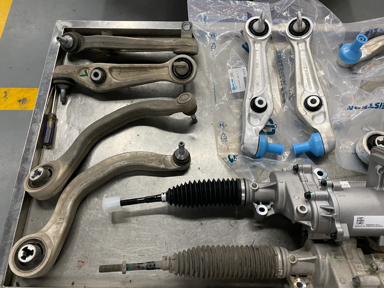 特斯拉 Model 3 维修记：关键部件换新