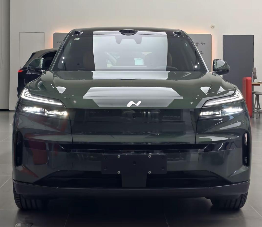 最让我心动的，是它彻底站在了五口之家常态出行的角度做取舍。
和理想L7、问界M7