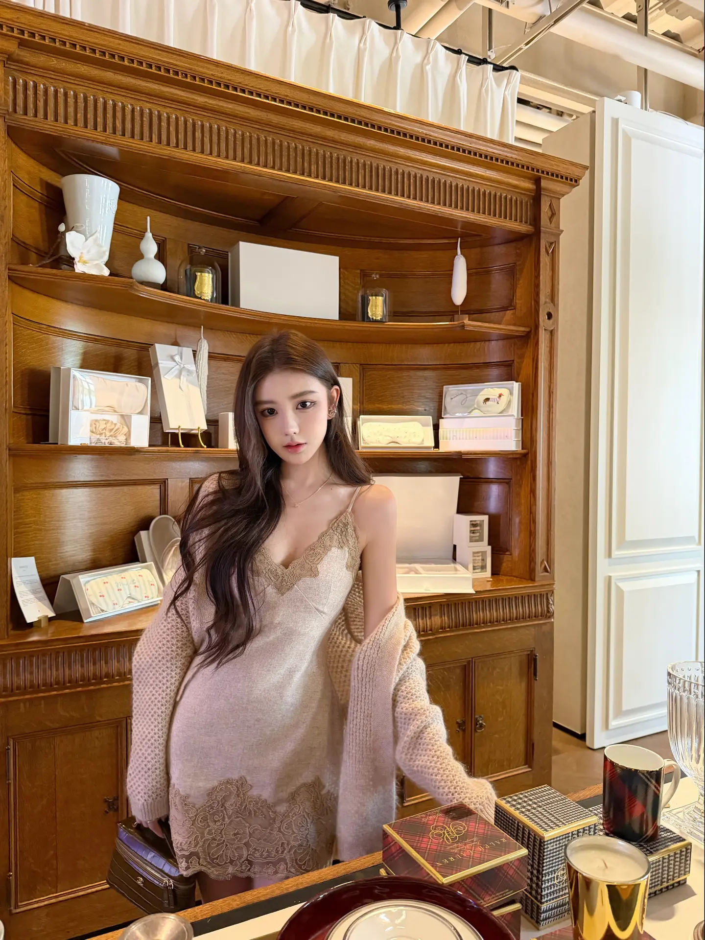 爱自己是终身浪漫的开始。