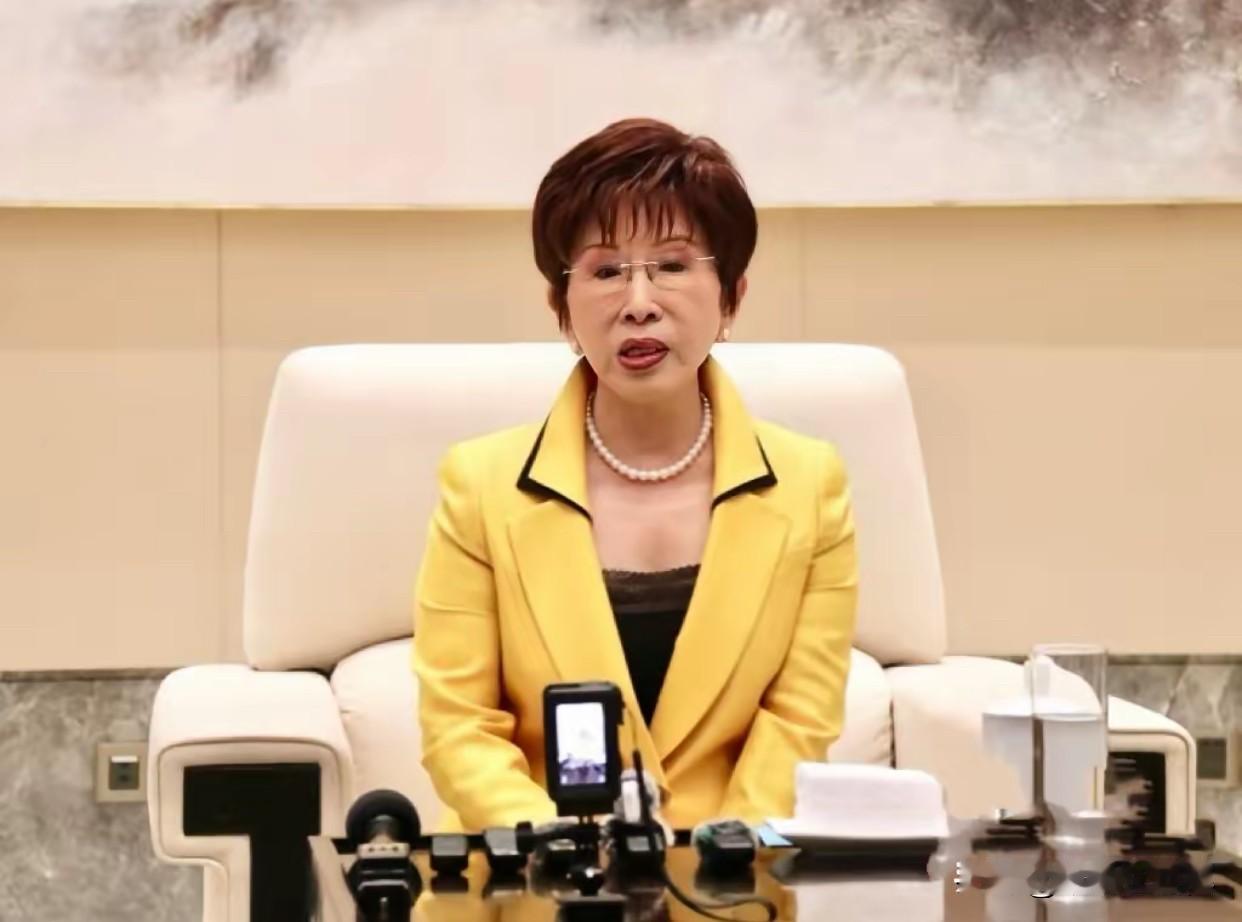 严正宣言！没有统一就没有和平可言，空言和平遭受最大警告！

洪秀柱7月17日杭州