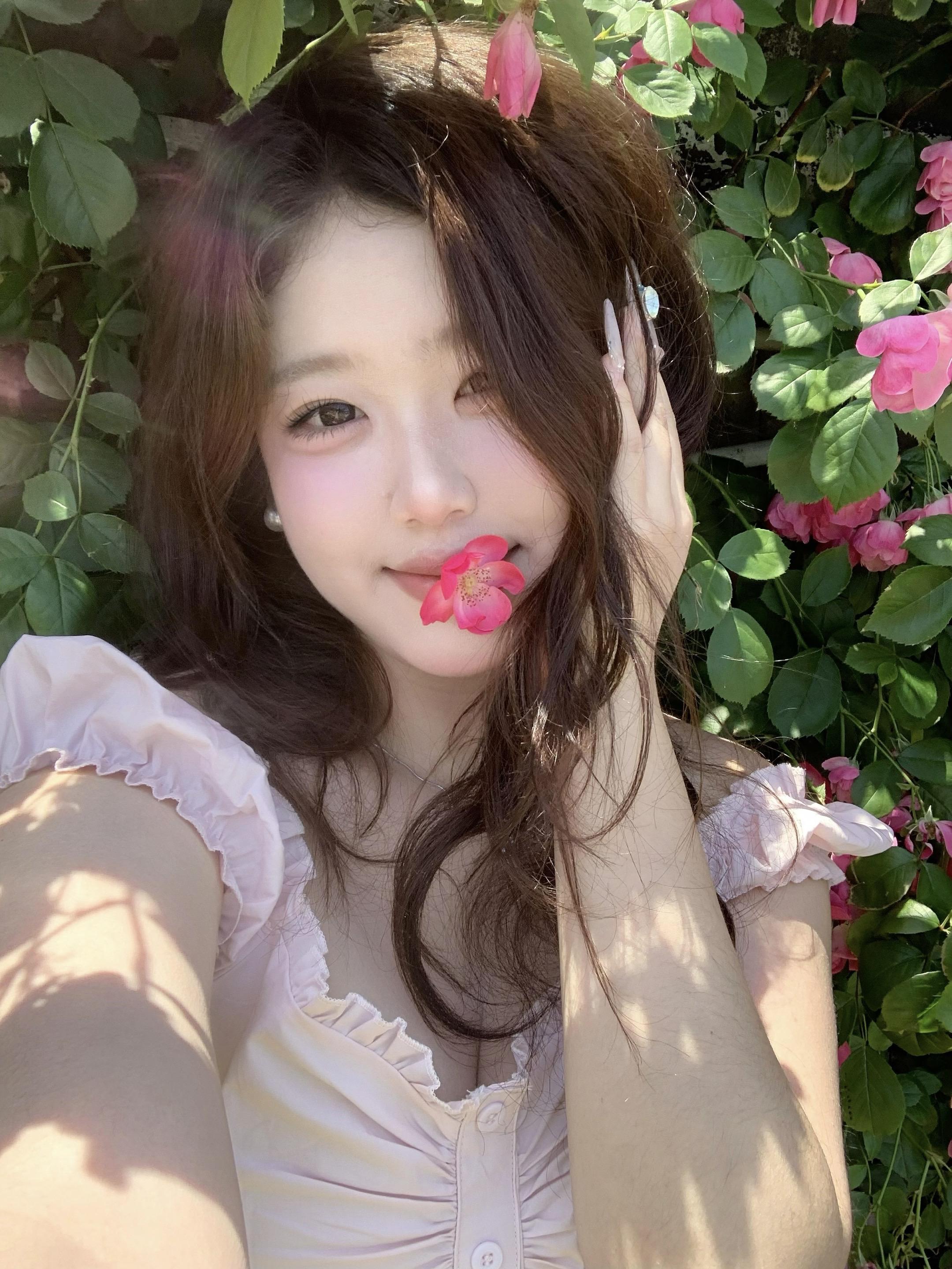女孩啊，总是希望闺蜜既是出片高手，又能提供情绪价值，既能开团秒跟又是永...