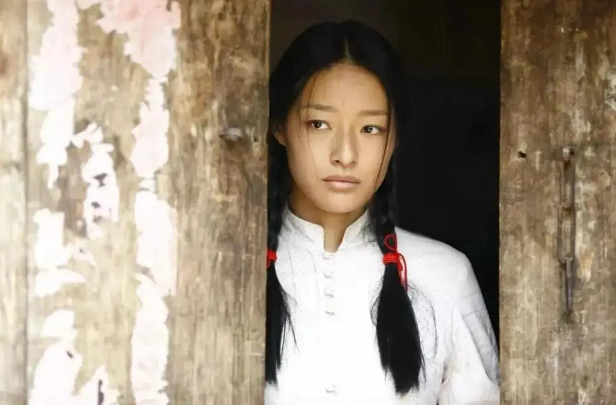 郎月婷的哪个角色，让你记住了她？不是被夸赞演技的《喊·山》，而是表演有些青涩的《