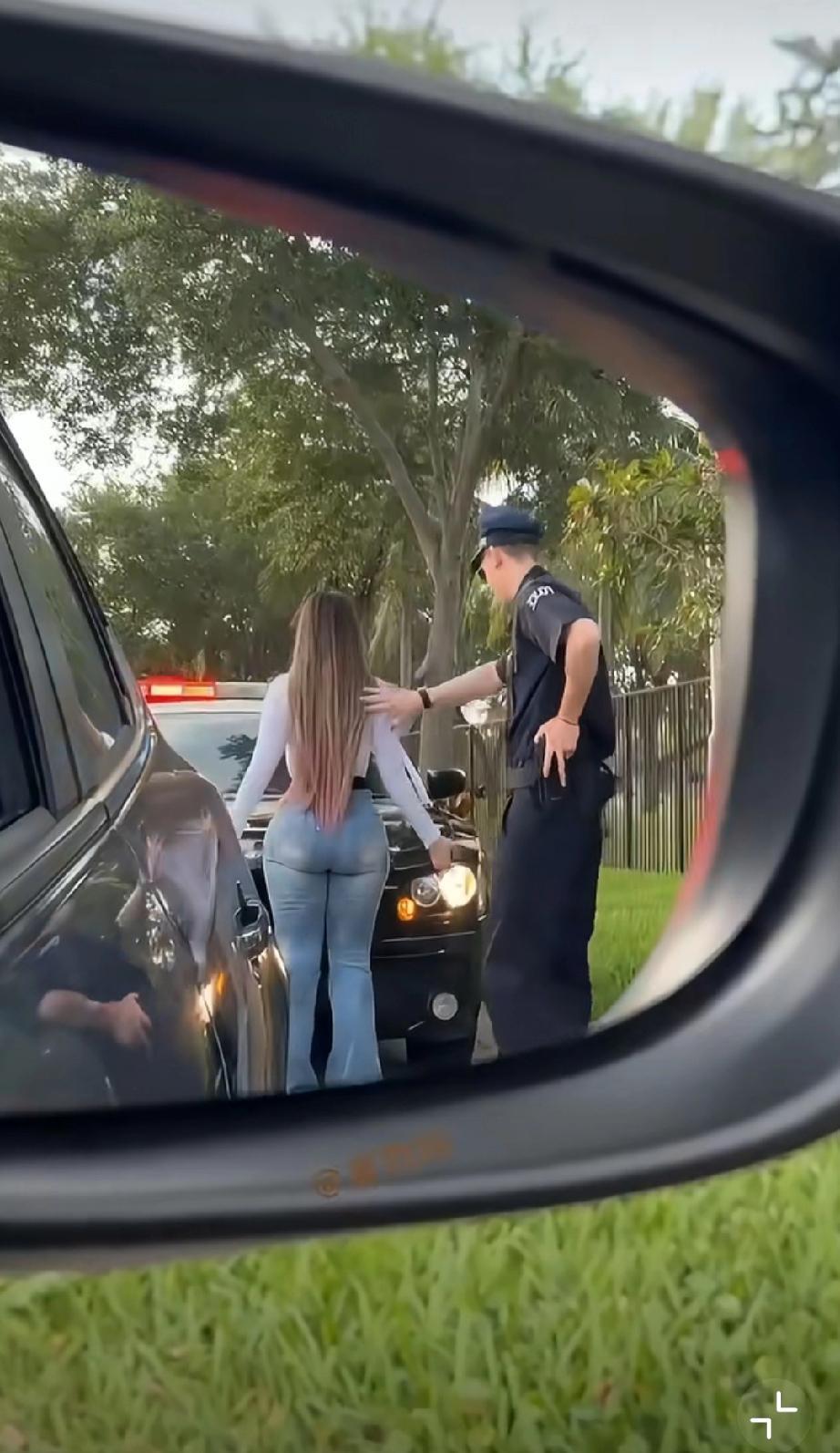 这是一名正经的美国警察吗？[允悲]美国警长 美国街头执法 海外条友说