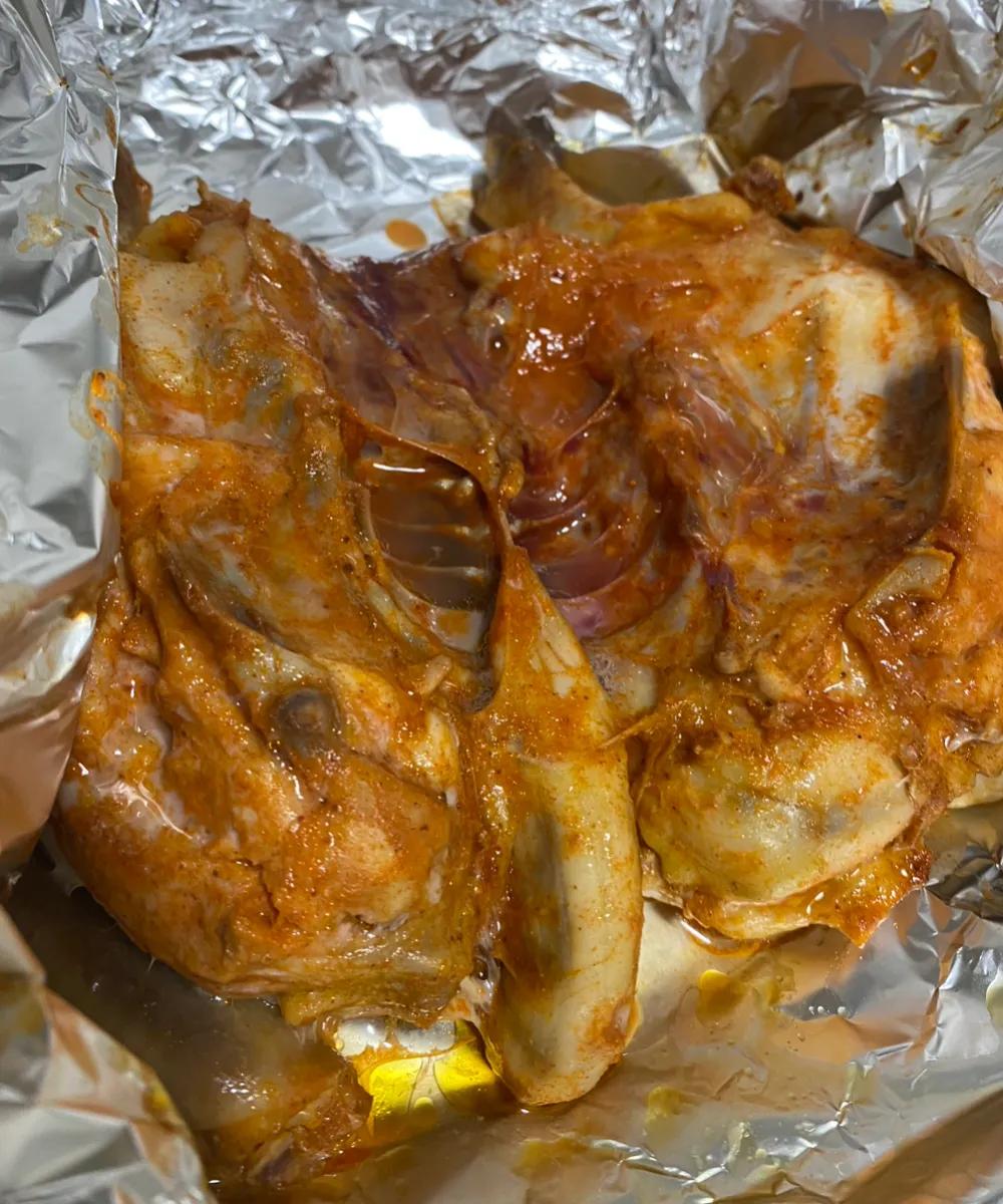 天气热，做饭就变成了想办法偷懒的事！

今日晚餐：奥尔良烤鸡+葱油酥烧饼

[比