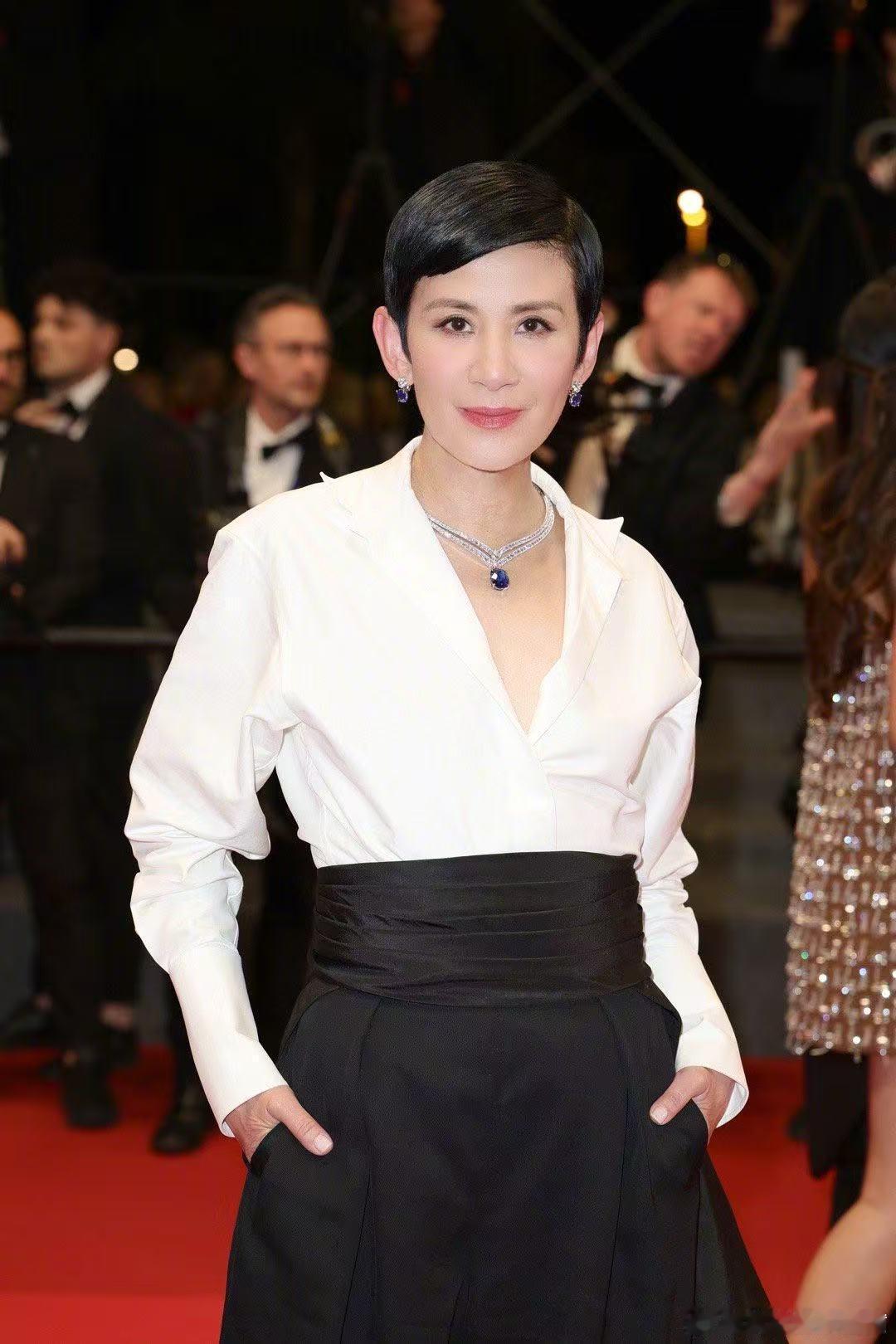 王星越管吴君如叫小宝王星越喊吴君如小宝花儿与少年 王星越真的很擅长拉近彼此距离，