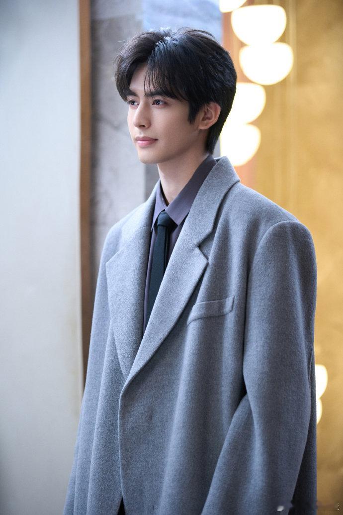 跟着宋威龙用科技焕新家 亲友来访前，轻松搞定全屋整洁，体面又省心。跟着宋威龙，用