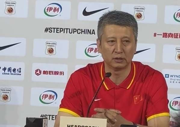 【郭士强回应中国男篮战胜黎巴嫩：球员在困难时候顶住了压力，自信心比以前有所提升】