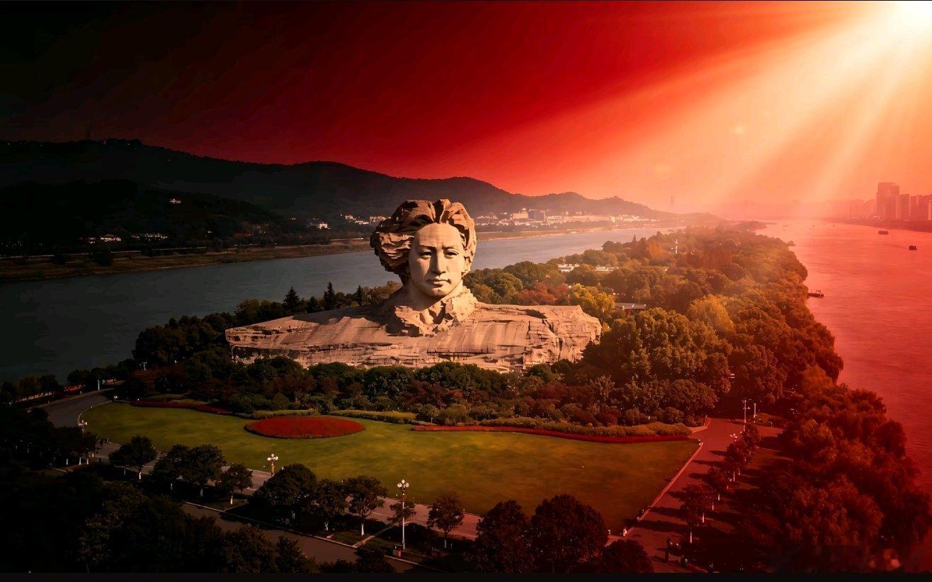 今天是党的生日。致敬，感恩，伟大光荣正确的中国共产党！感恩！缅怀！致敬伟大领袖毛