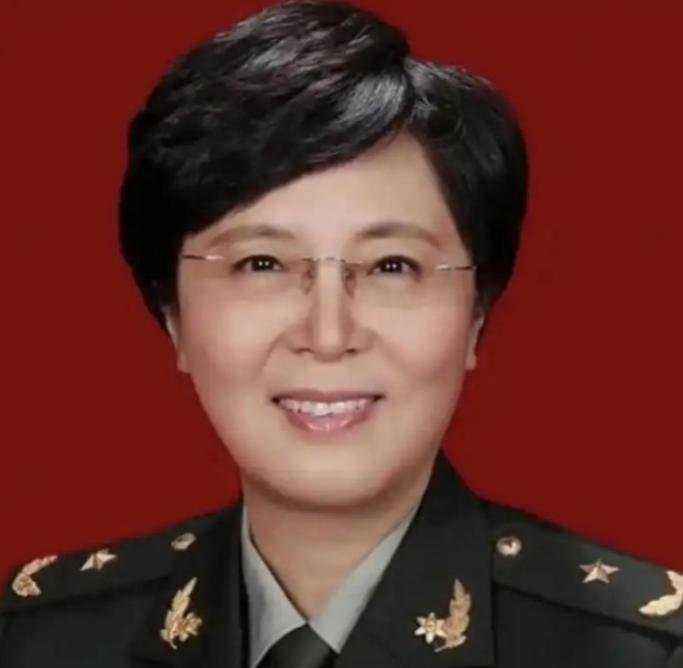 1988 年，浙大教授陈李坤 23 岁的女儿被保送清华。在旅游途中，她爱上 35