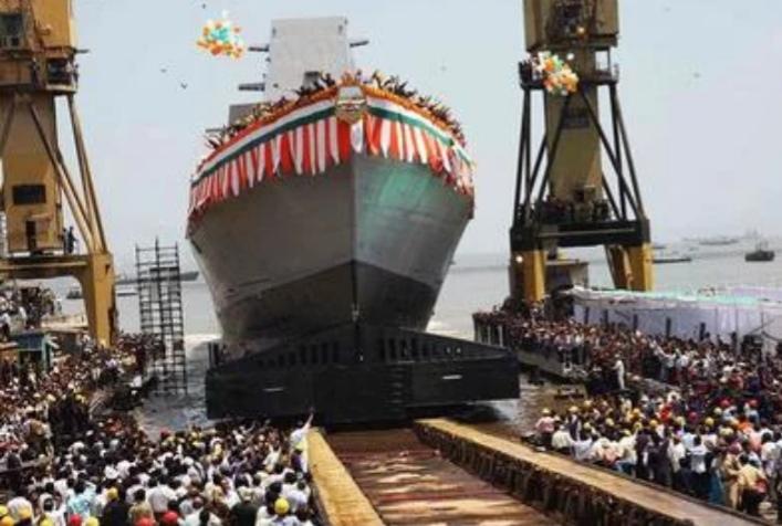 印度造船业起飞？
        如果印度想强大，那一定要立法：吹牛犯死刑。
 