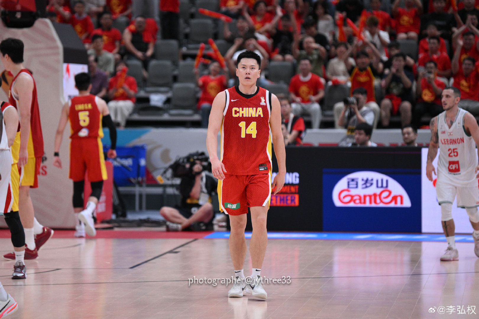 李弘权说为了国家就全力拼  世预赛，中国男篮89-87战胜黎巴嫩。李弘权得到5分