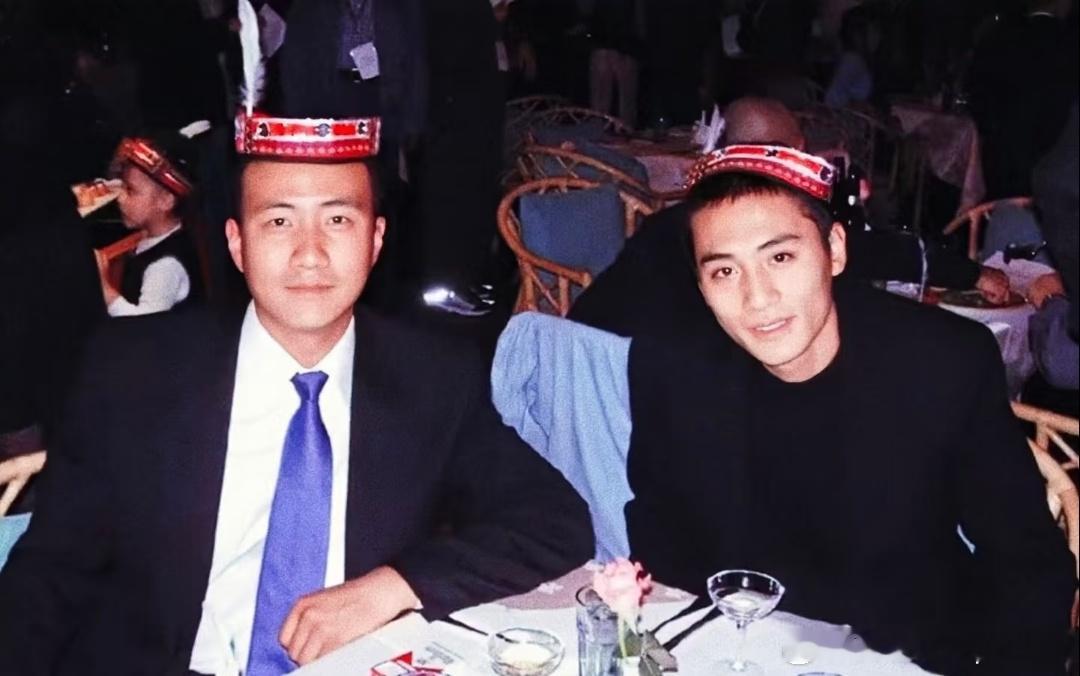 这段太绝了，胡军把刘桦错记成刘烨，李乃文还故意拱火喊刘烨。明明是找道哥刘桦，结果