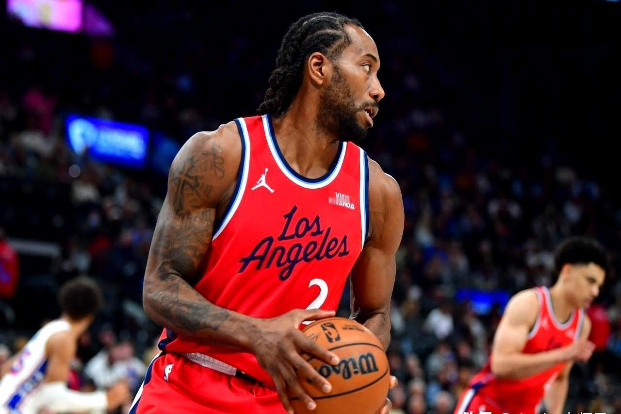 一边是主场轰下31分被高呼MVP，另一边是NBA总裁亲自确认对他的调查“远未结束