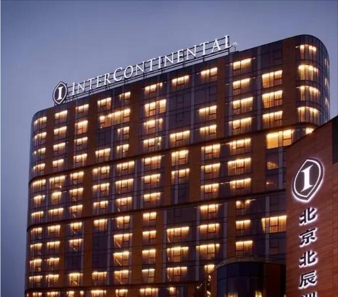 一家英国企业，在中国的地盘赚钱，却只认美国的法律。上海六洲酒店管理集团最近被京津