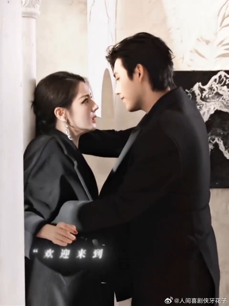 陈飞宇壁咚迪丽热巴陈飞宇被迪丽热巴掐脖子白日提灯 双端预约破600万！福利视频甜