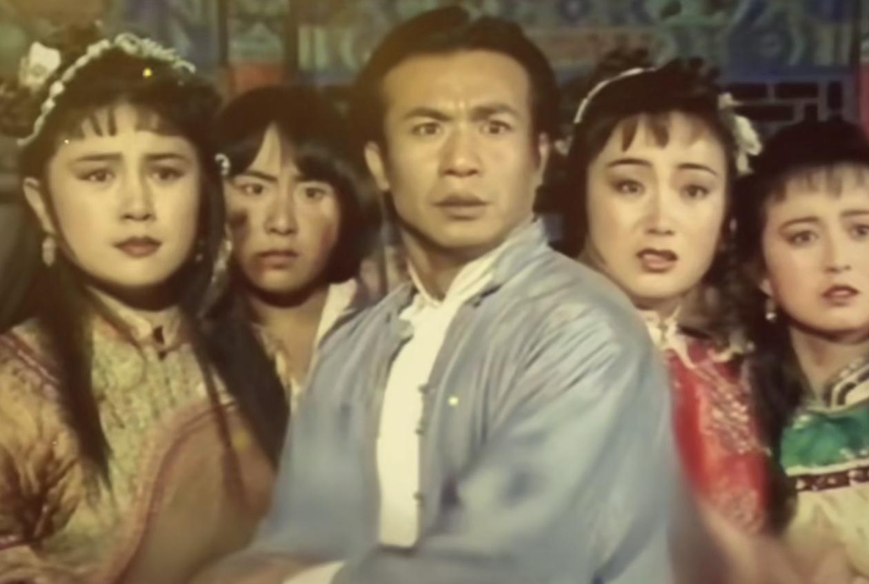 谁还记得这部当年火遍全国，如今公认的古早顶级烂剧《乙未豪客传奇》？
 
刷到这张