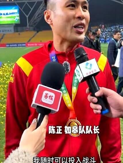 别信什么“放下”。32岁，退役，地方业余联赛，他刚拿了最佳球员。
当你在会议室改