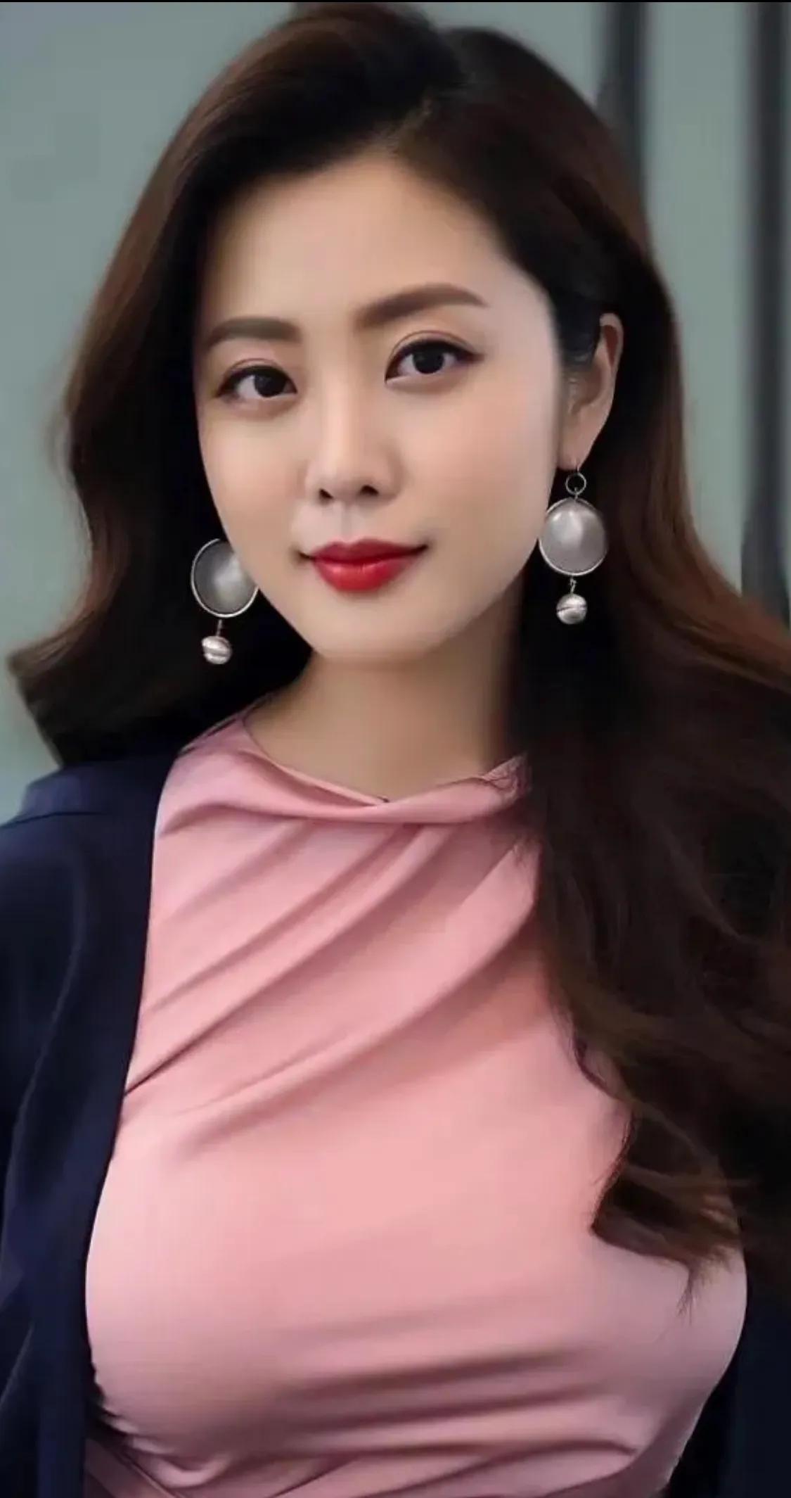 我想让你说句大实话，你多长时间没接吻了？
你是不是觉得老夫老妻了，就没必要整那些