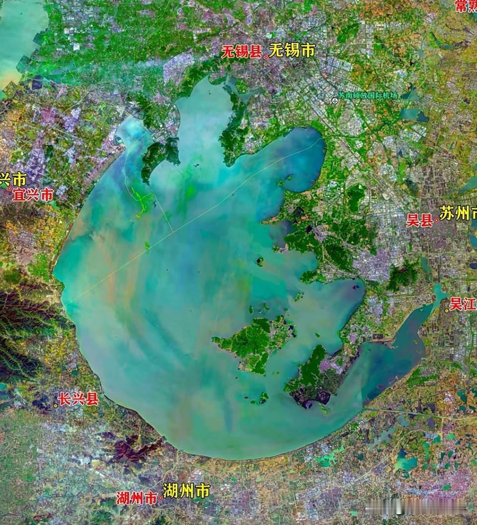 那些说滇池水浅，要把滇池深挖治理滇池的，看看太湖也不深，面积更大，周边的居住人口