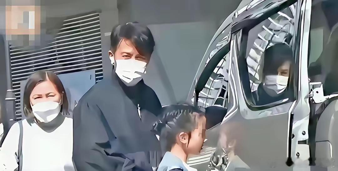 奶爸刘恺威，带小糯米在香港顶尖国际学校就读六年级，小糯米能流利使用三种语言，拿过