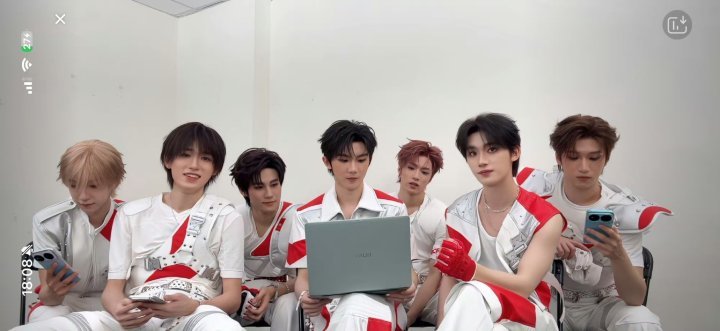 娱乐时代少年团七个奥特曼严浩翔造型实验田 把那发带扔远点 
