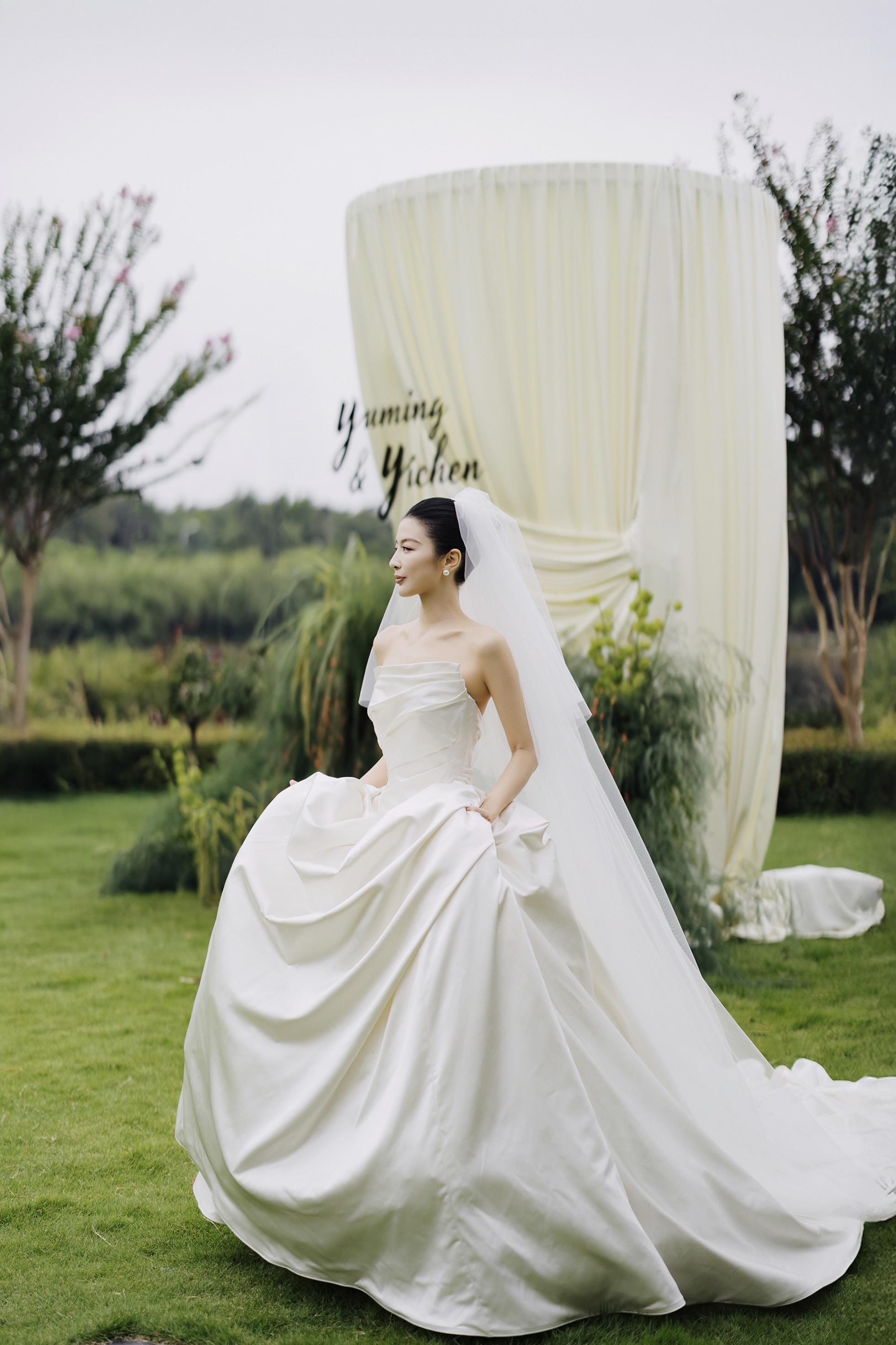 只记得那天结束，脚底像踩着棉花