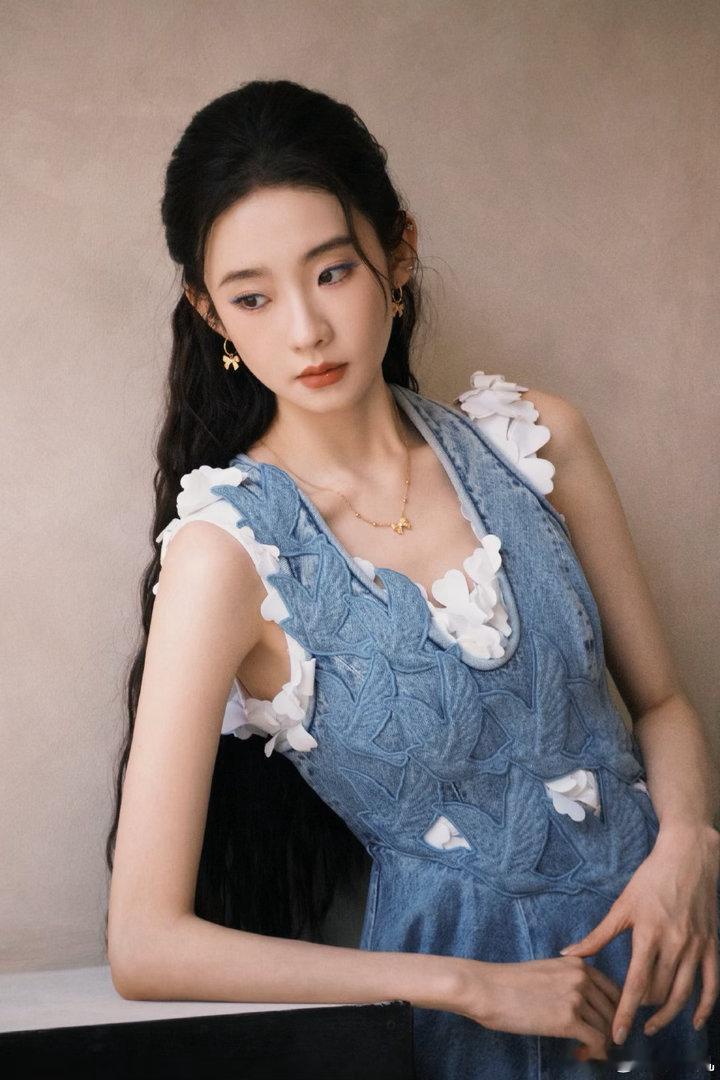 张艺凡演我看见小猫一步三回头捕获张艺凡只需要一只小猫 原来搞定张艺凡这么简单，带