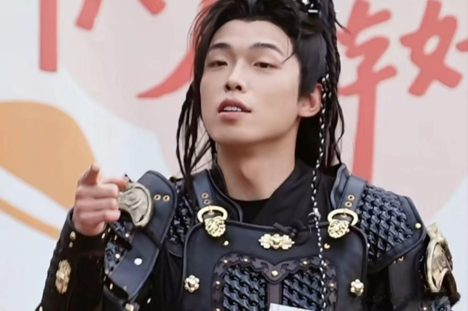 重庆网红NPC线下秒变显眼包重庆网红NPC整活太抽象了 打破滤镜！温柔男神线下秒