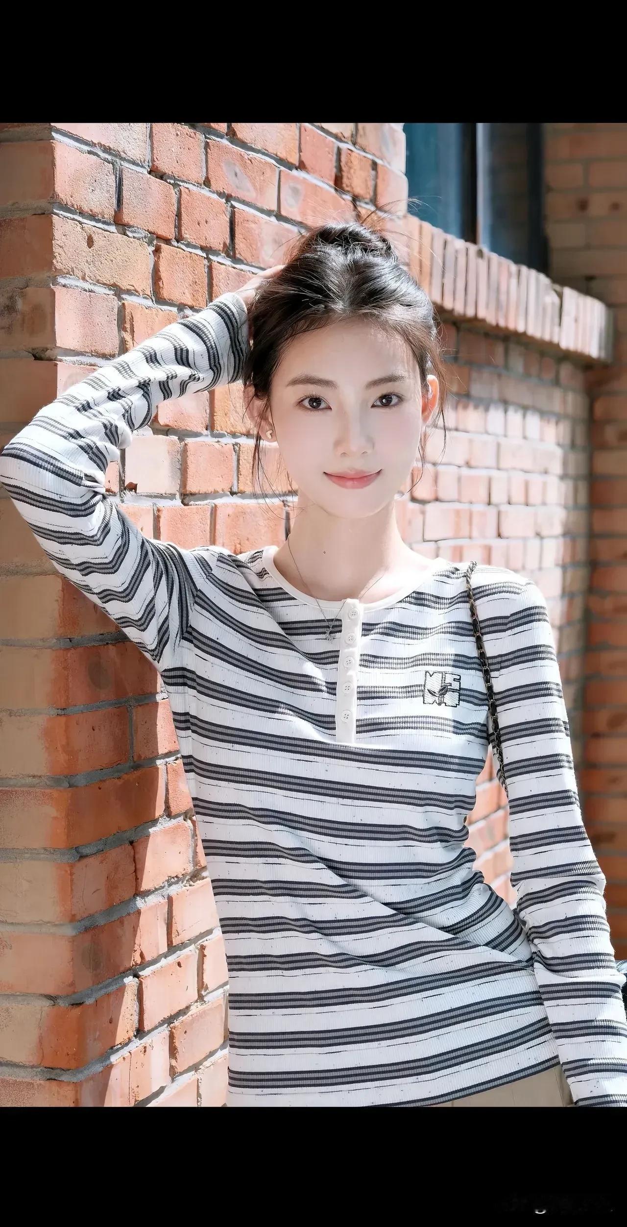 应县古塔，现存969年产于辽代，木质榫卯结构，因为梁思成给他展示舞台，他就静静的