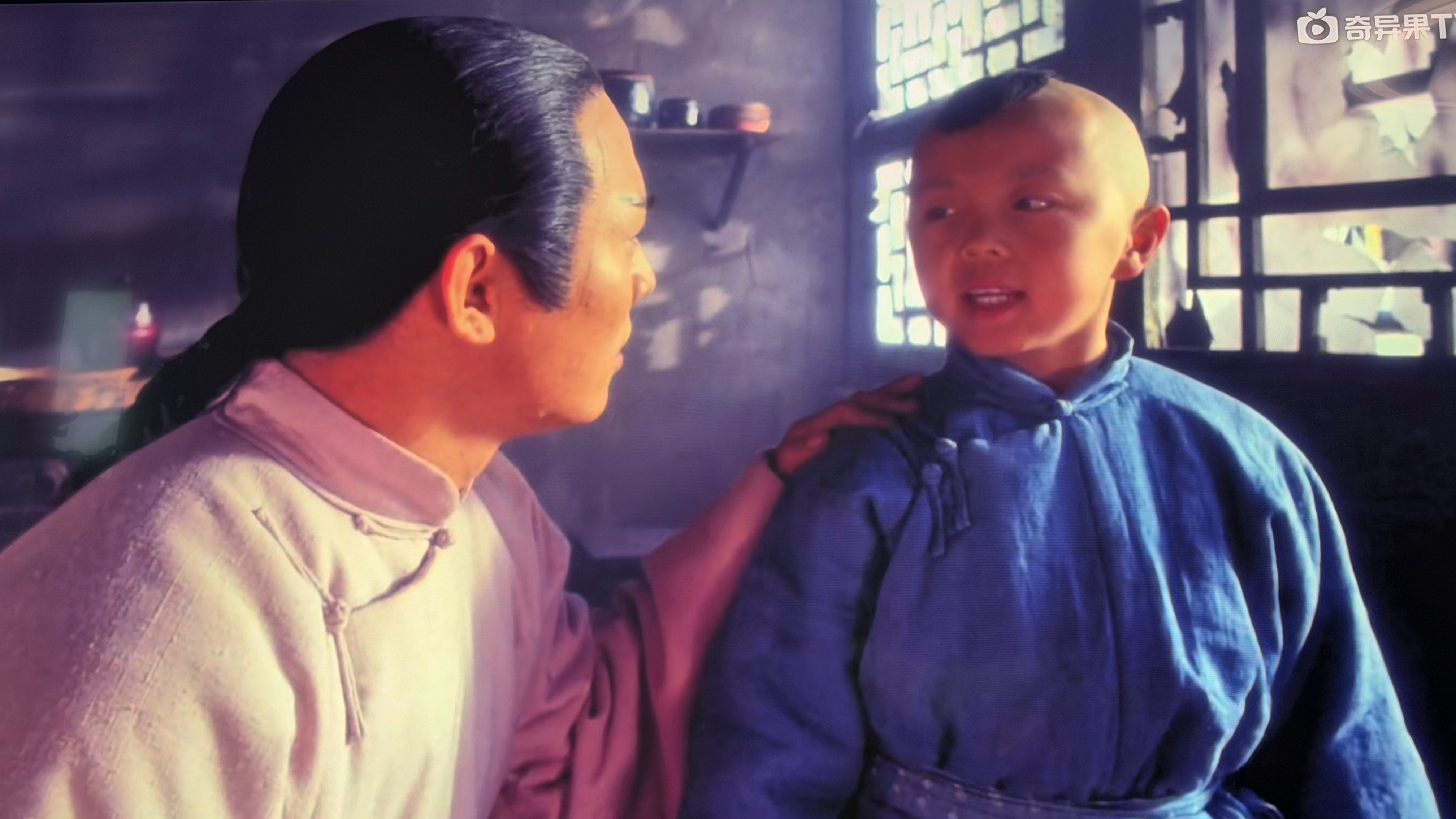 因为当年抓阄摸了把刀这小子现在还在打架 