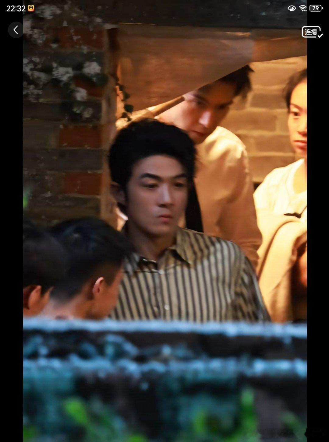 OMG，李泽锋居然客串李现新剧《雾里青》，我还蛮喜欢他演戏的，可惜戏份少了点 