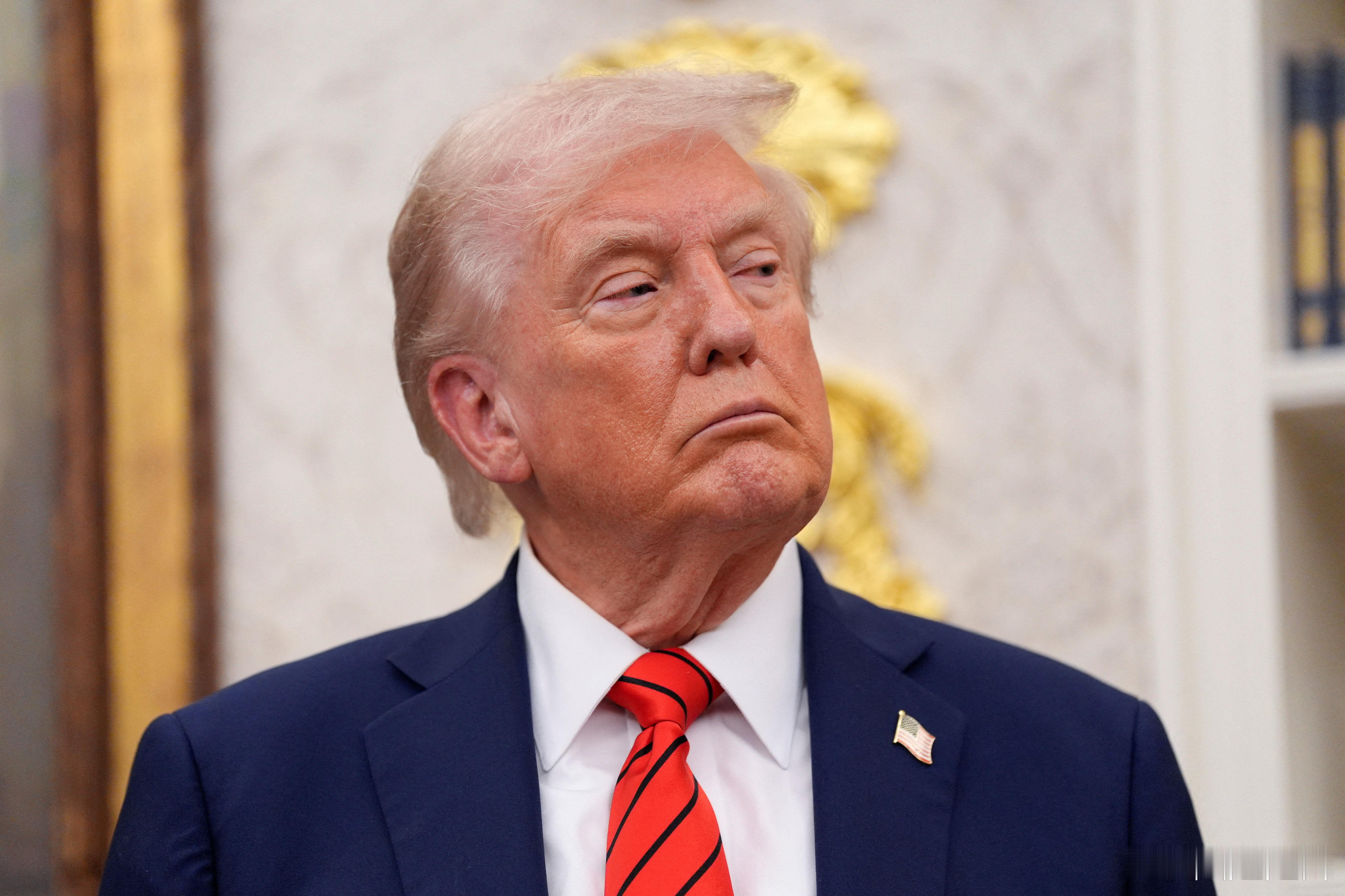 特朗普称，他被评为美国史上排名第三的总统，仅次于华盛顿和林肯。但他对此并不满意，