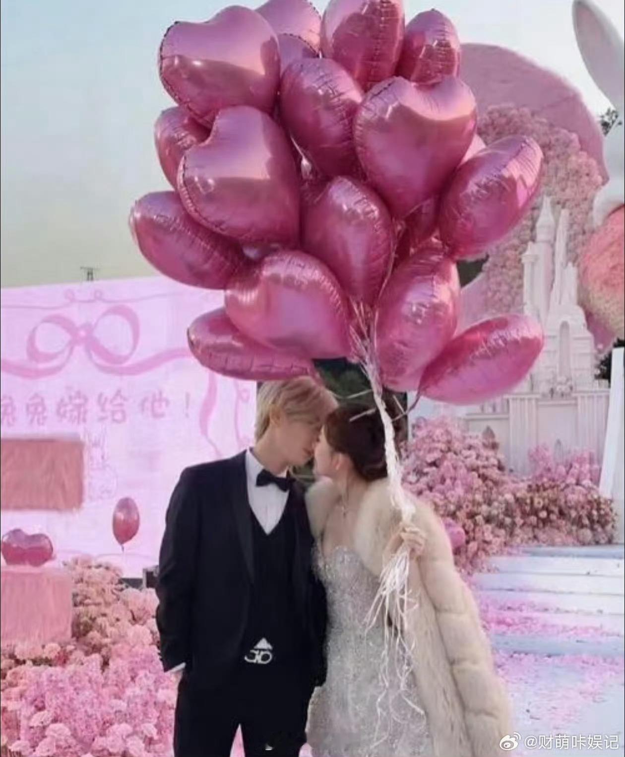 鹿哈订婚[心]看成鹿晗的这里集合！我看有多少人，我也是醉了[裂开][允悲] ​​