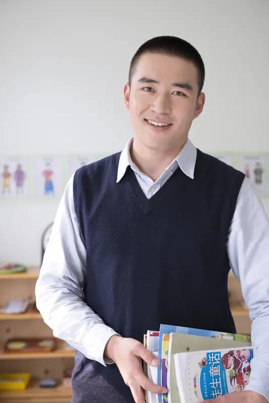 估计这一次，还是无人站队老师。
我校七年级某班有一个特殊学生，不知道是孤独症患者