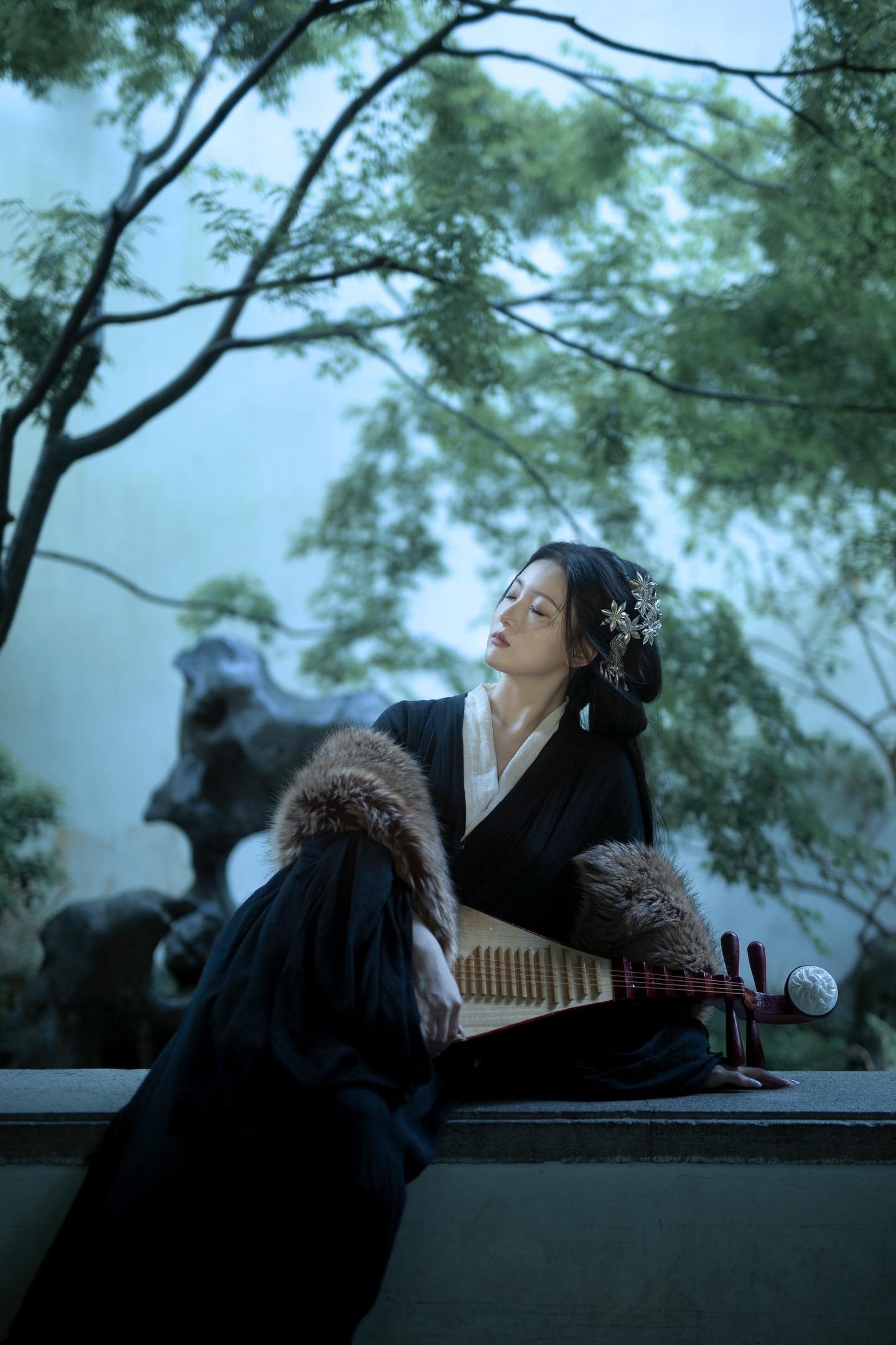 “愿许秋风知我意，散我心中意难平。”