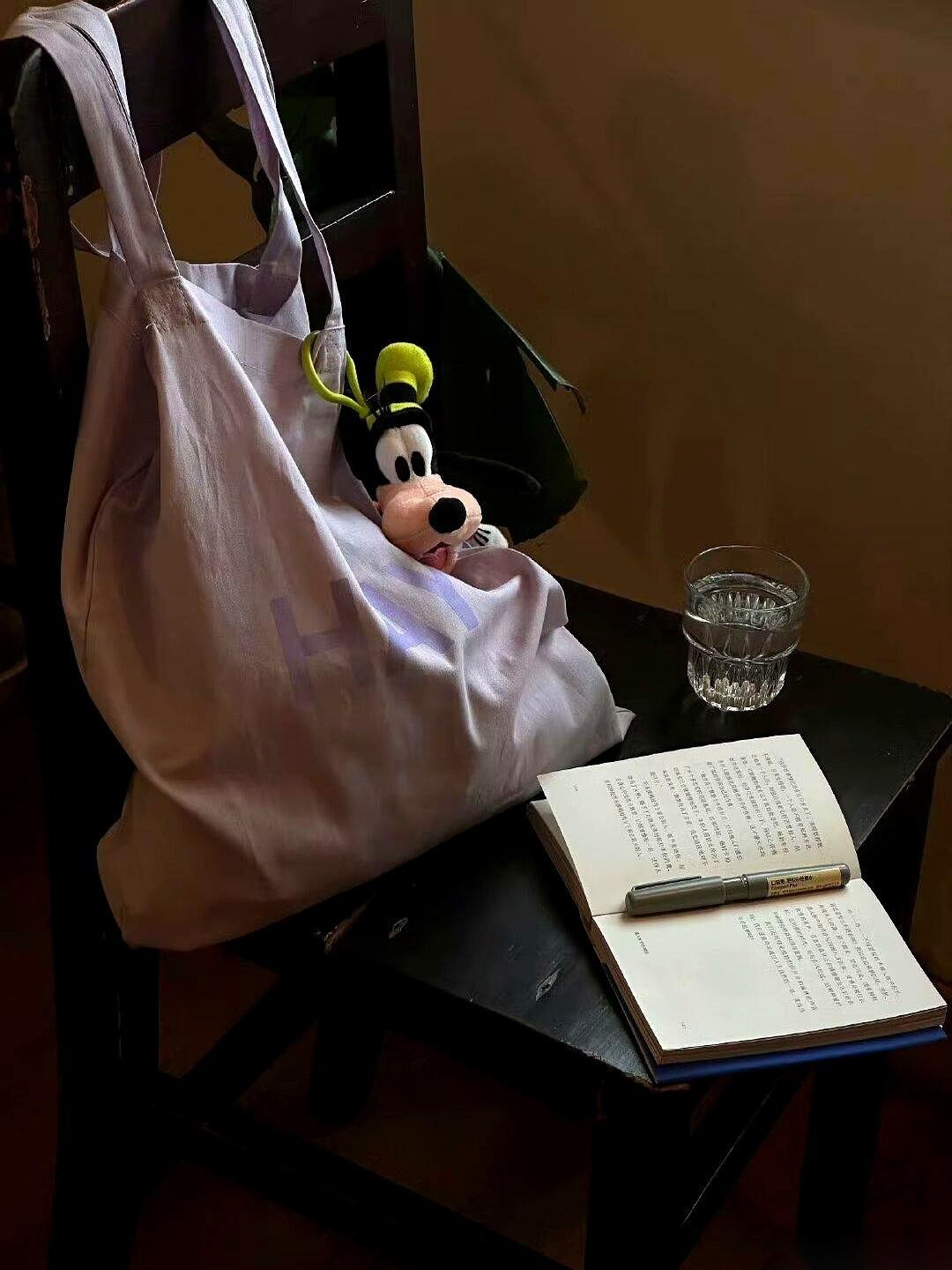 就因为多喝了几杯，把家里那点破事跟“过命交情”的兄弟吐了吐，转头，全小区都知道他