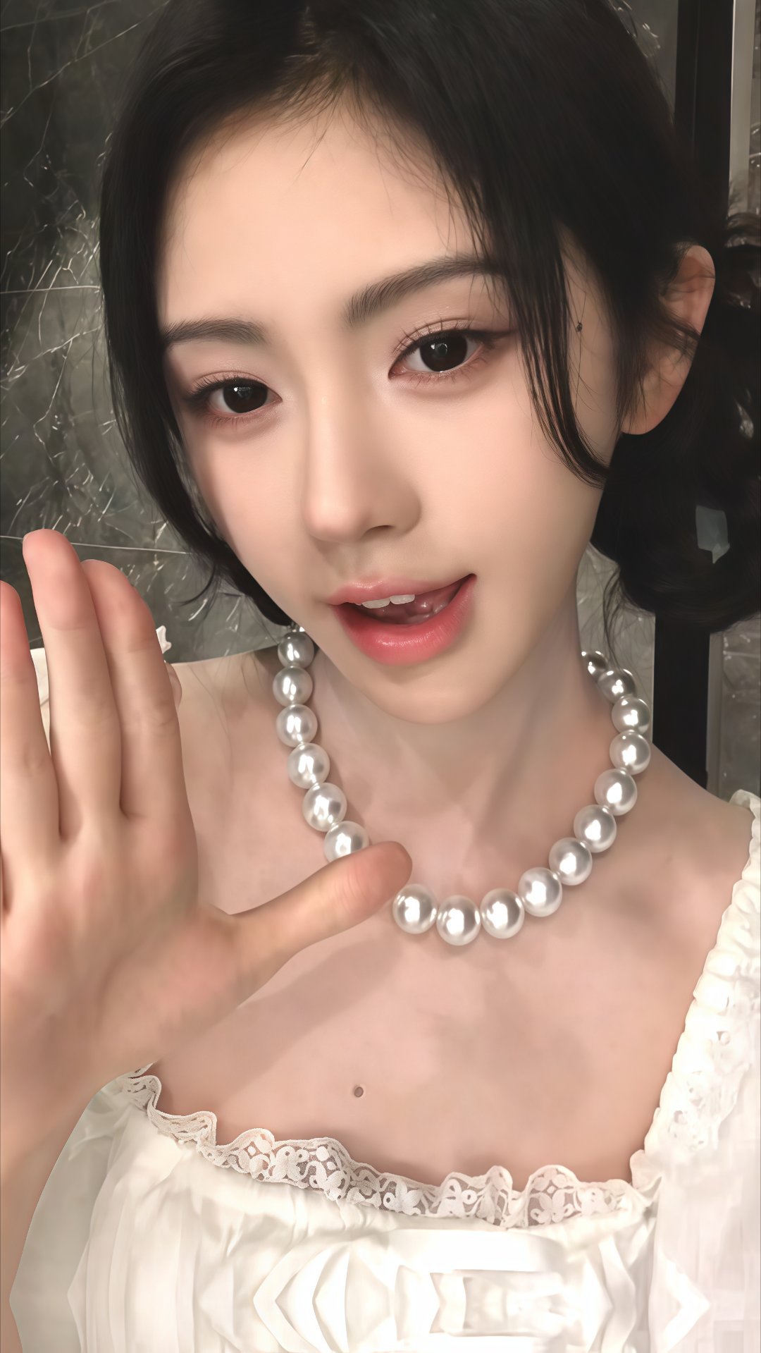 jjy鞠婧祎jjy 鞠婧祎露芜衣 jjy梦境像一片沼泽，越是挣扎，越是沉沦。你的
