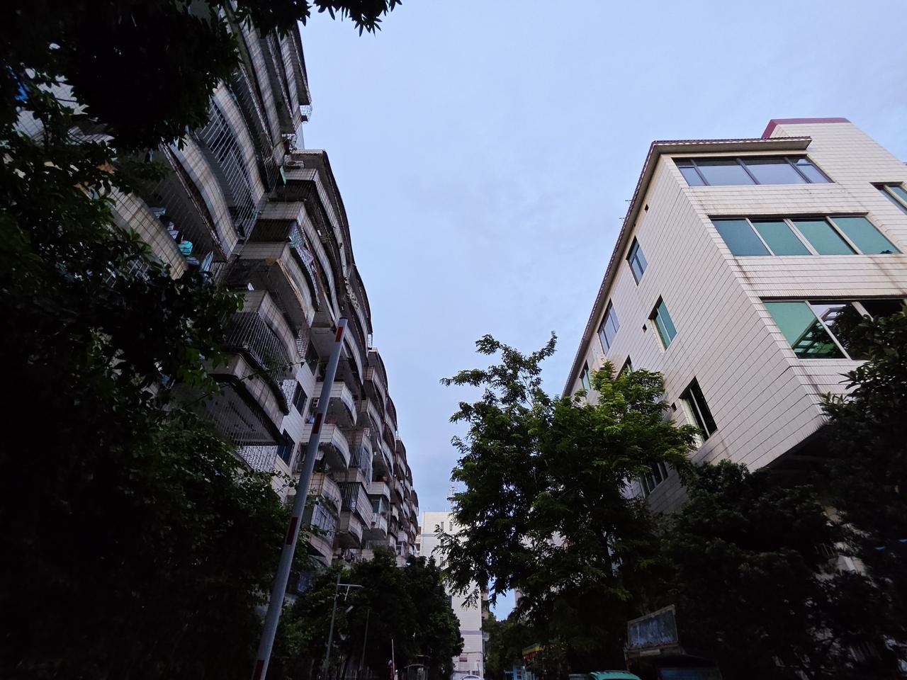 混迹副业和创业圈子多年，我悟出一条普通人翻身的铁律：一个人的财富和运气，从来不是