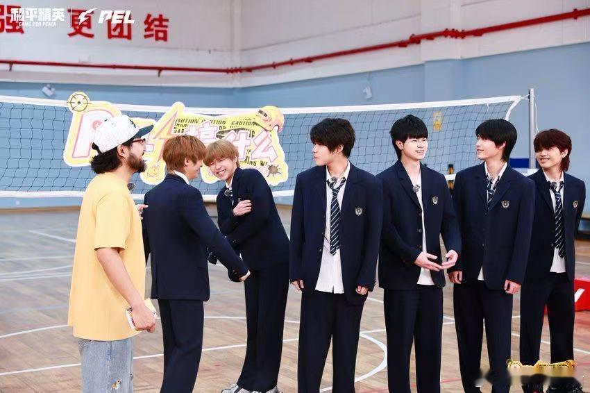 PEL职业选手的校园体验卡PEL搞什么第二季六位PEL大牌选手集体闯进大学校园，