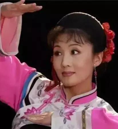 方圆天地，为头条联友对联；
家有贤妻祸事少，
夜常恶梦烦心多。